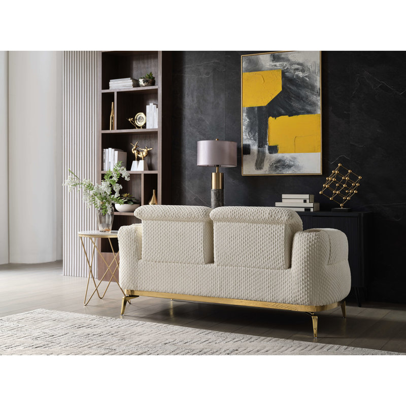 Causeuse Zoe de style moderne faite de bois et d'accents dorés de couleur crème identique à G150109331 (NJ Stock)