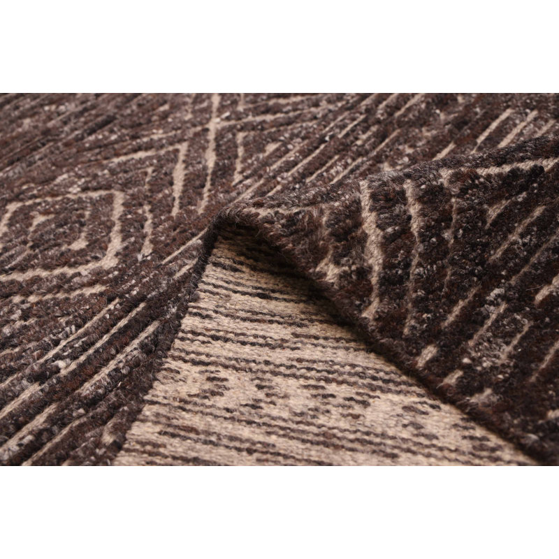Tapis brun Tangier 5 pi 5 po x 7 pi 8 po