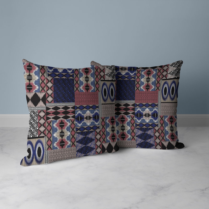 Coussin décoratif intérieur / extérieur Patched Perfection Patchwork, H 18 po x l 18 po, Bleu / patchwork taupe foncé