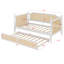 Lit de jour en rotin de style traditionnel avec lit gigogne, parfait pour les espaces restreints et les chambres d'amis-419040791