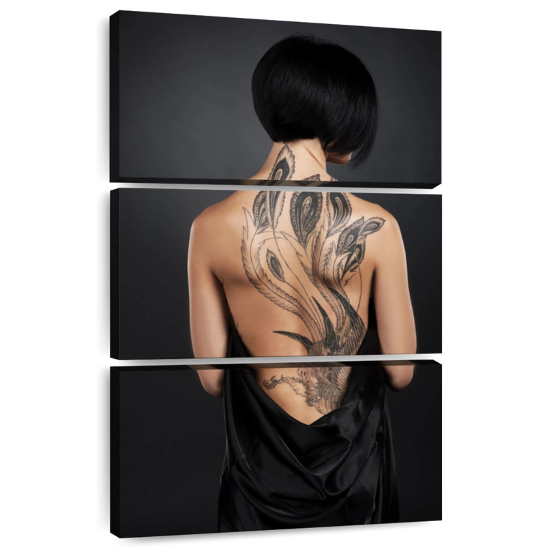 Senne se fait tatouer le dos, H 45 po x l 28 po