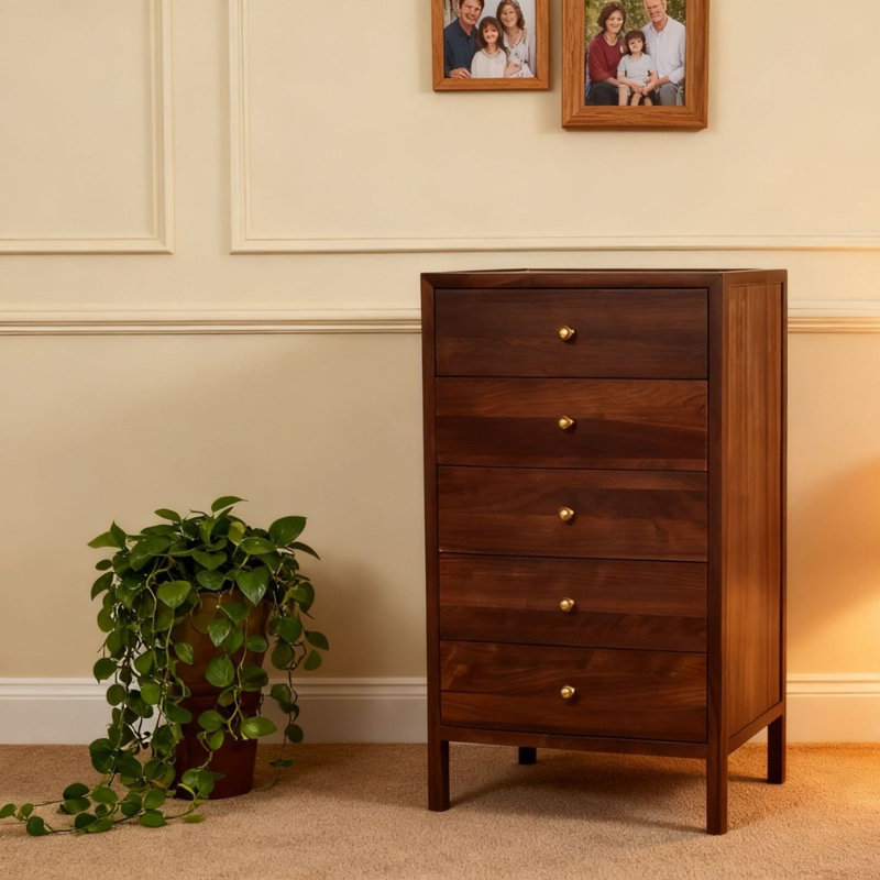 Commode classique à cinq tiroirs