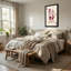 Fashion Queen tenant une bouteille de rhum en verre-175573324