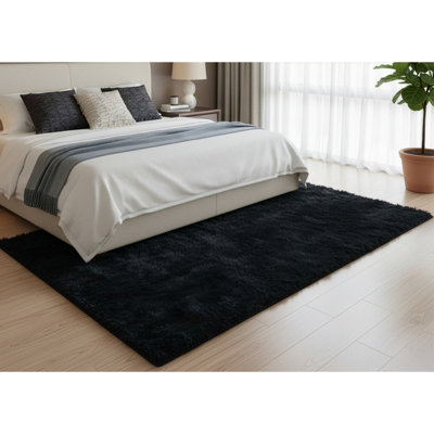 Tapis noir à poils longs Trasdamad