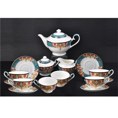 Porcelaine tendre et soucoupe