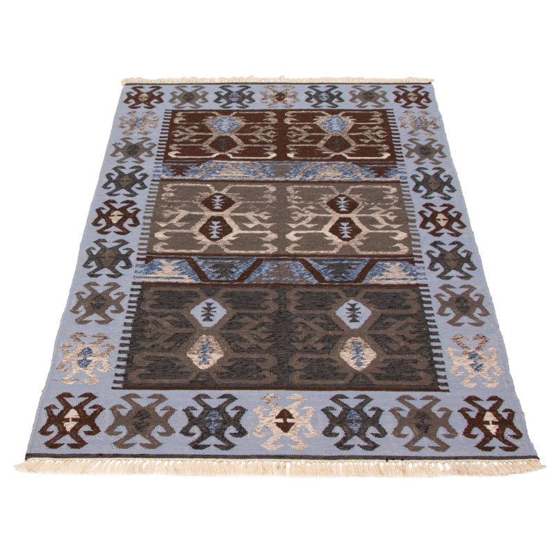 Légers mais robustes, les kilims turcs sont des tapis à tissage plat qui sont parfaits pour les endroits très passants comme le couloir ou la cuisine.