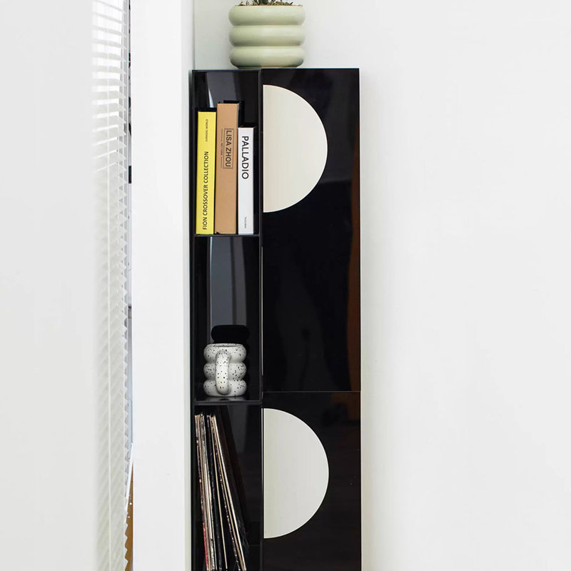 Armoire d'angle en acrylique noir et blanc