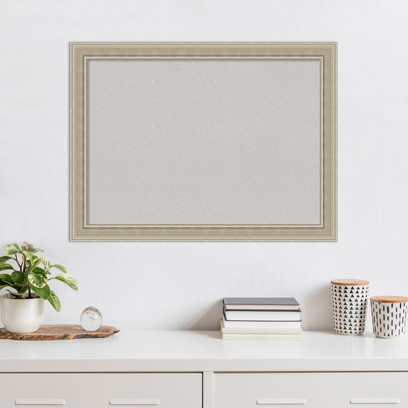 Panneau de liège gris, cadre en bois argenté Mezzo - babillard, tableau d'organisation, tableau d'affichage, 28 po x 40 po