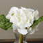 Centre de table d'hortensias dans un vase