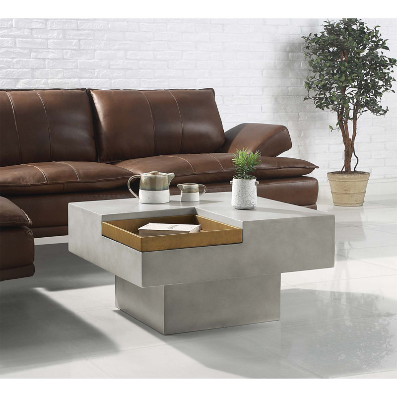 Table basse grise patinée avec plateau carré et base piédestal