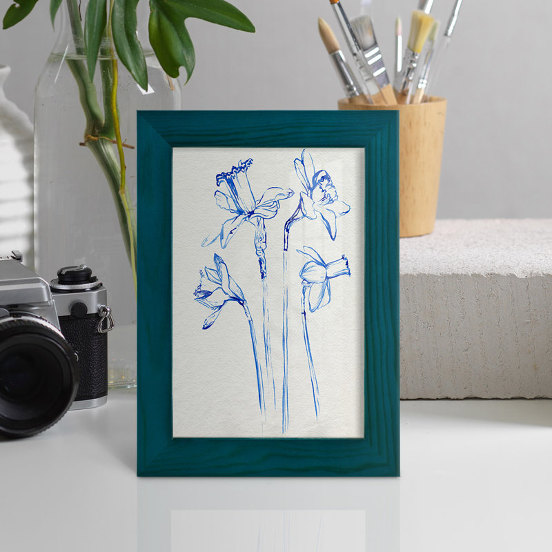 Inky Daffodils II - Impression encadrée avec verre, L 4 po x H 6 po x P 1 po, Cadre bleu