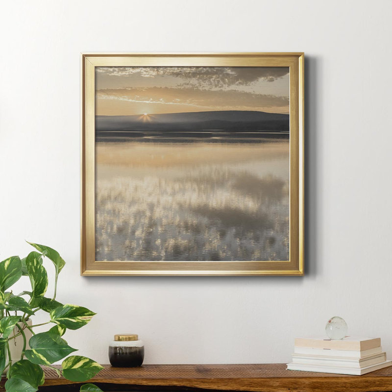 Serene Sunrise - peinture sur toile encadrée, Or, H 34,5 po x l 34,5 po x P 1,5 po