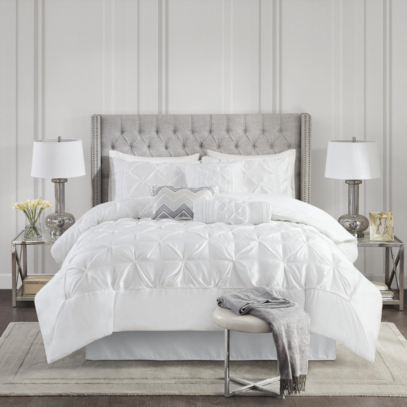 Tufted Comforter 7 Piece Set, Full / Double Comforter + 6 Additional Pieces, White