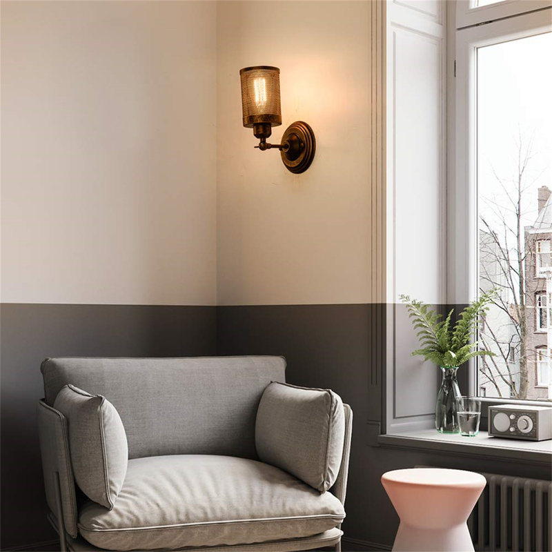Ademoye Armed Sconce
