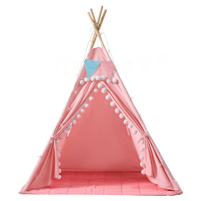 Tente de jeu pour enfants avec cadre en bois de pin, toile de coton rose, convient aux tout-petits, aux filles et aux garçons, pour une utilisation intérieure et extérieure, comprend un tapis rembourré, des lumières décoratives, un sac de transport, un drapeau, une fenêtre ventilée et des décorations à pompons