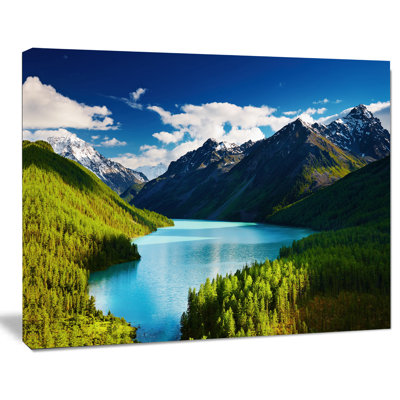 «Mountain Lake in Dark Shade Landscape» par Designart - reproduction de photo sur toile
