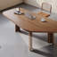 Table de salle à manger en noyer-594779154