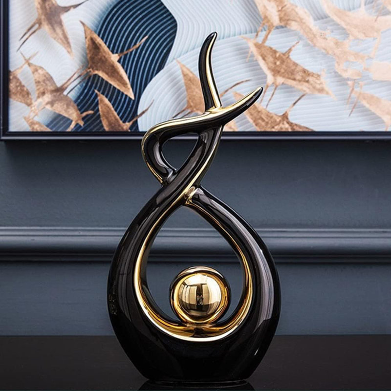 Demetrianna Statue, Black/Gold