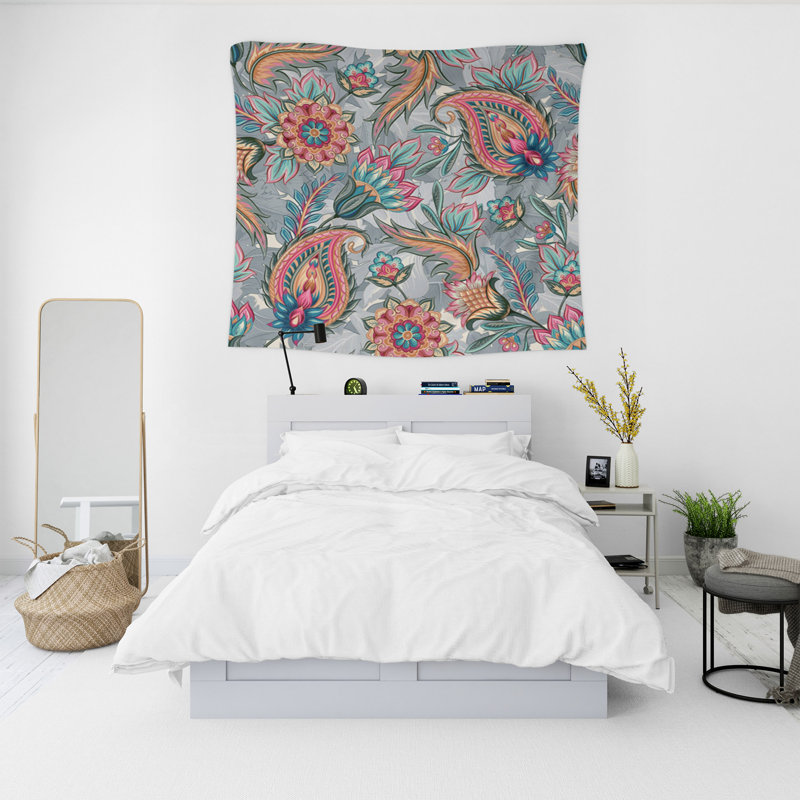 Tapisserie murale, H 80 po x l 68 po