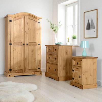 Emerfield 3 Piece Bedroom Set
