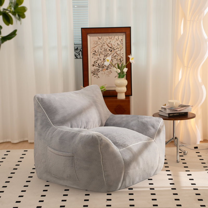 Fauteuil à billes en fausse fourrure, H 26,85 po x l 38,65 po x P 39,45 po, Gris