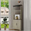 Grande armoire de rangement d'angle autoportante avec 5 niveaux, portes en verre trempé, dossier en miroir et tablettes réglables pour les espaces de vie modernes-57519363