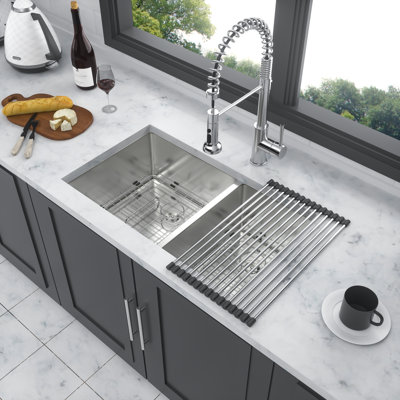 Évier de cuisine à double cuve encastrable en acier inoxydable 32 x 18 x 9 po de calibre 16 (60/40) avec évier profond de 9 pouces