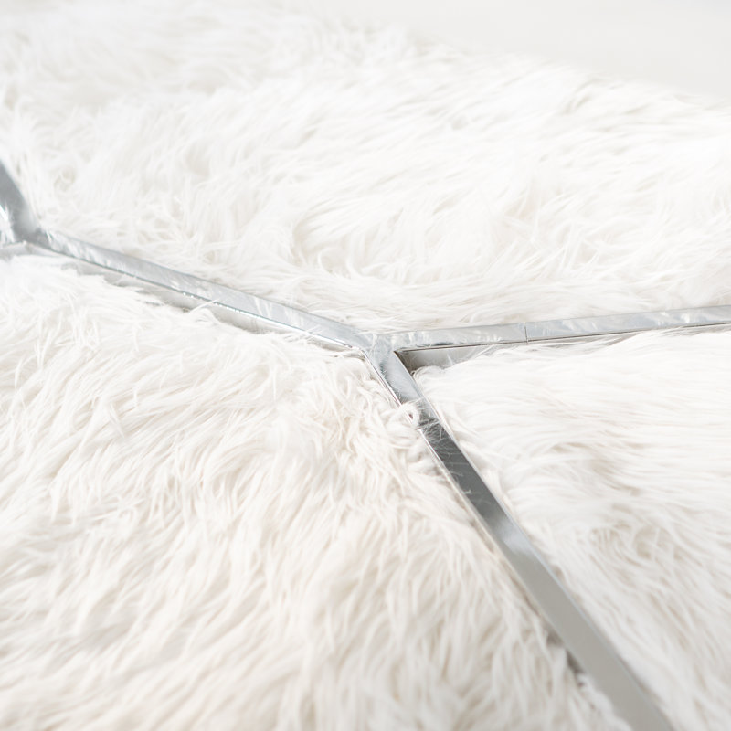 Table basse glam à pieds croisés Maksymilian, Chrome, Faux marbre blanc