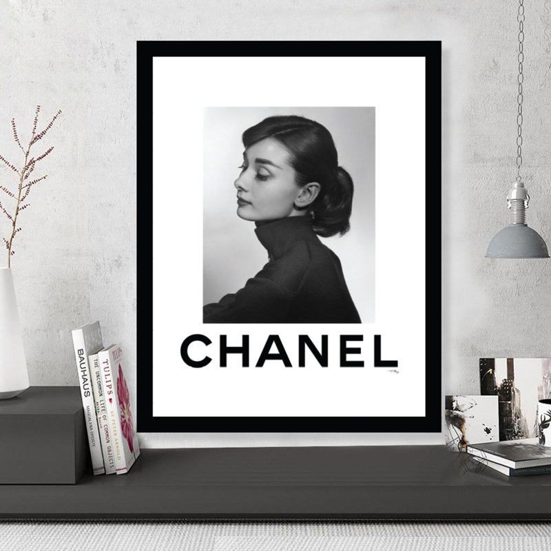 Audrey Hepburn, mode encadrée