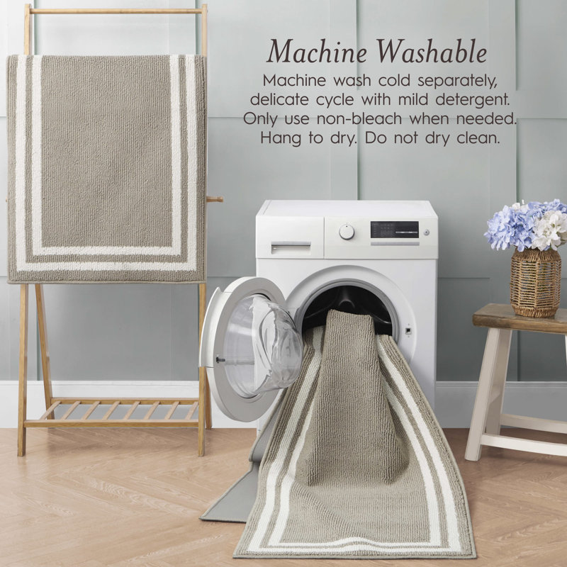 Debbie Machine Woven Synthetic Area Rug in Brown/White, Rectangle 2'2" x 3'9"