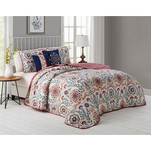 Traditional Jersey Knit Floral Quilt