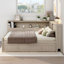 Lit de jour en bois pleine grandeur avec tablettes de rangement et lit gigogne, lait blanc antique