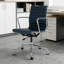Chaise de bureau en cuir véritable à dossier moyen avec accoudoirs et structure en aluminium-124066461