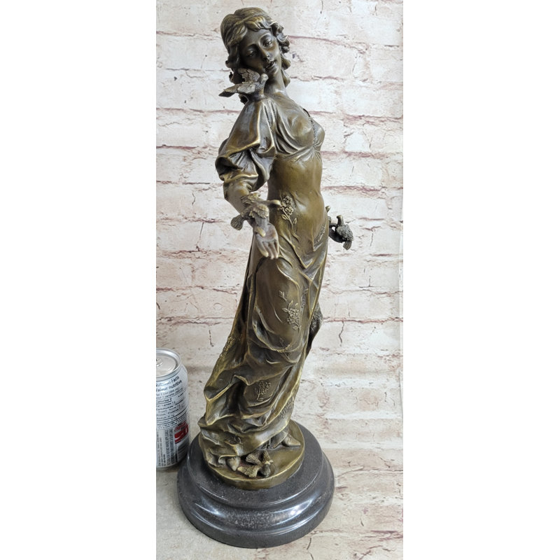 Figurines et sculptures Ayianna
