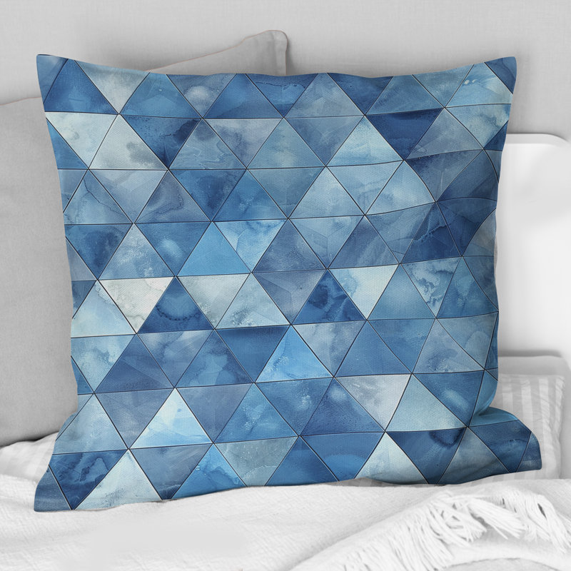 Coussin moderne bleu et blanc Modern Triangles III, H 16 po x l 16 po