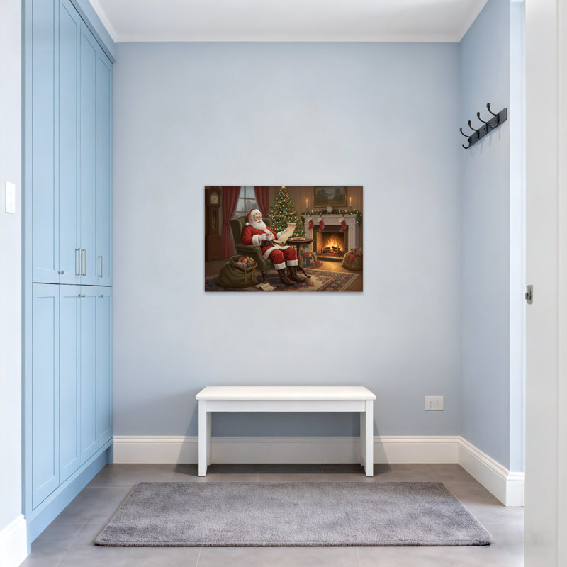 Noël, père Noël, lecture de lettre dans un salon confortable, H 12 po x l 18 po