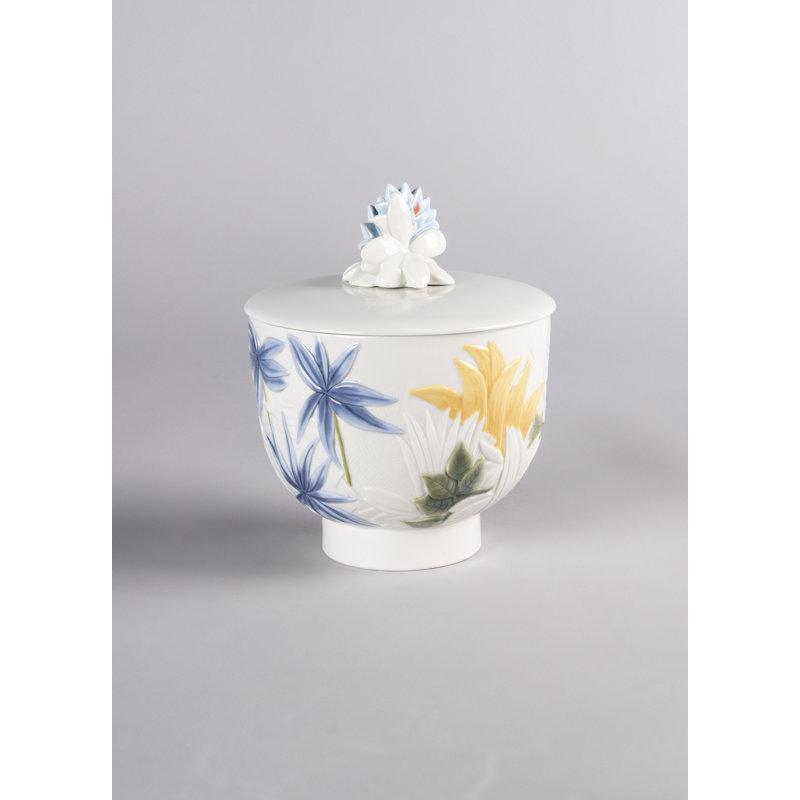 Valencia Gardens Citrus & Sandalwood Scented Porcelain Candle