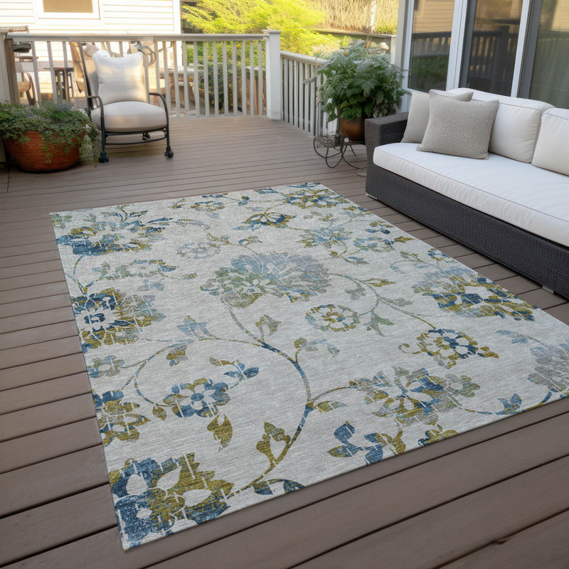 Charysse Washable Floral Indoor / Outdoor Rug, Rectangle 8' x 10'
