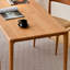 Table en bois de cerisier brun moderne et minimaliste-1062093629