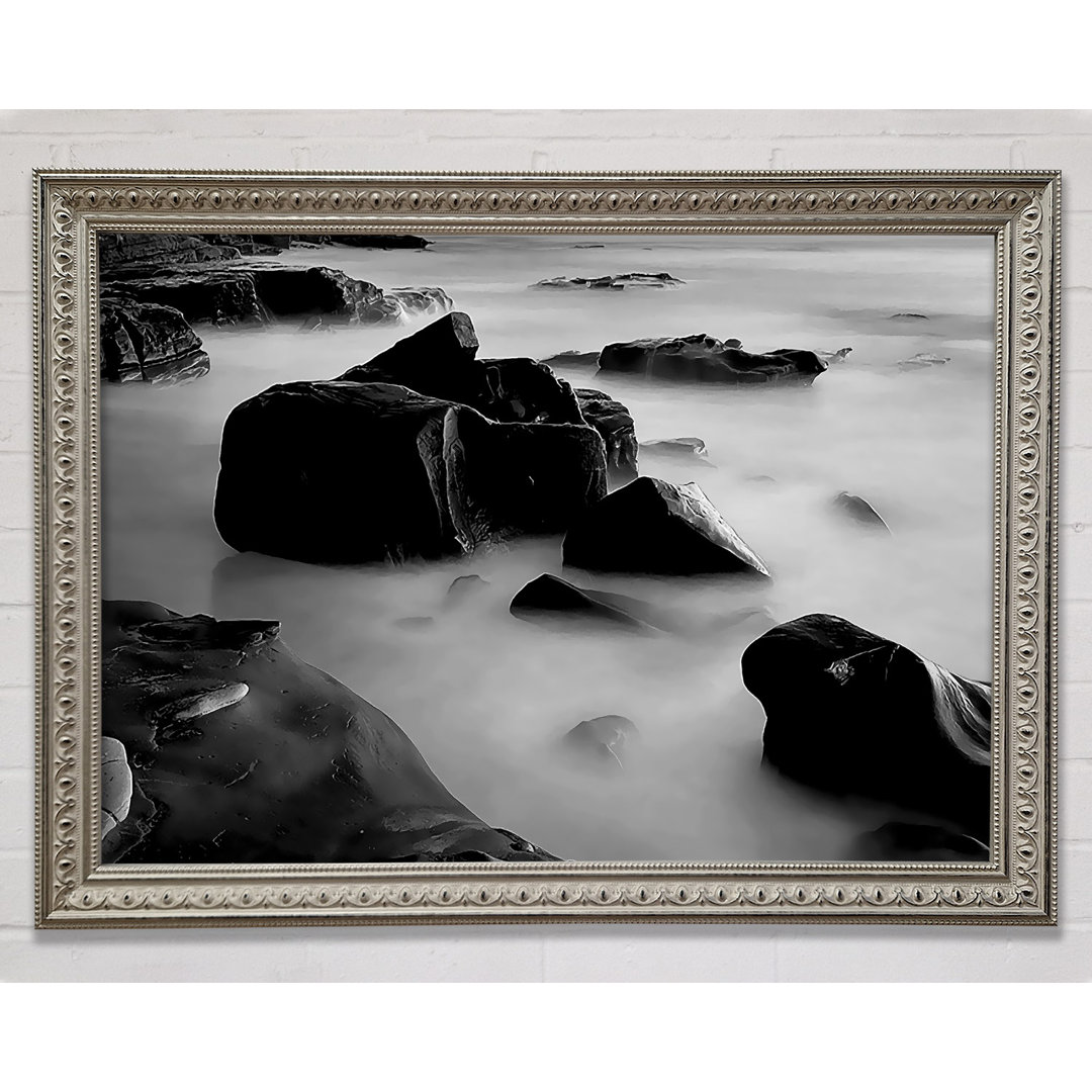 Misty Calm Ocean Rocks Silver N Silver - Einzelner Bilderrahmen Kunstdrucke