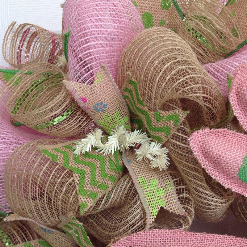Lapin de Pâques à pois rose en toile de jute