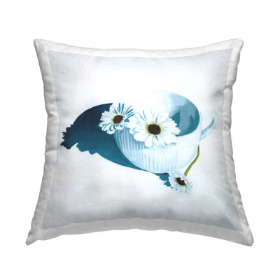 Coussin décoratif moderne "Modern Daisies In Teacup" par Grace Popp