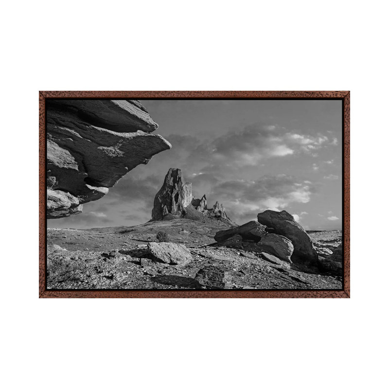 El Capitan, Monument Valley, Arizona 1 Piece Wall Art on Canvas, 66.04 cm H x 45.72 cm W, Classic Wood Framed