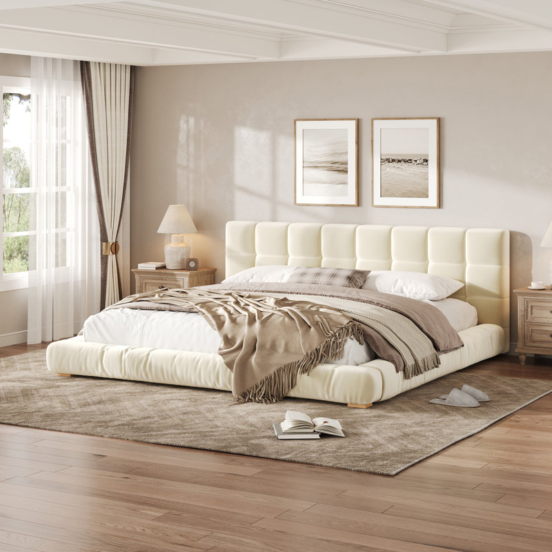 Très grande base de lit tapissier en velours avec tête de lit capitonnée, profil bas, support à lattes, sans sommier, beige
