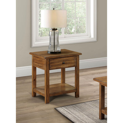 Table d'appoint en pin à l'aspect vieilli, un tiroir et une étagère, idéale pour les aires de vie, hauteur 61,5 cm, profondeur 51 cm.