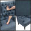 Fauteuil d'appoint en tissu capitonné à boutons bleus - siège rembourré en mousse et pieds espresso, l 29 po-1397266181