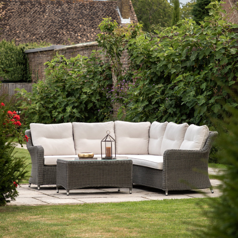 Wicker 5 - Person Garden Lounge Set with Cushions