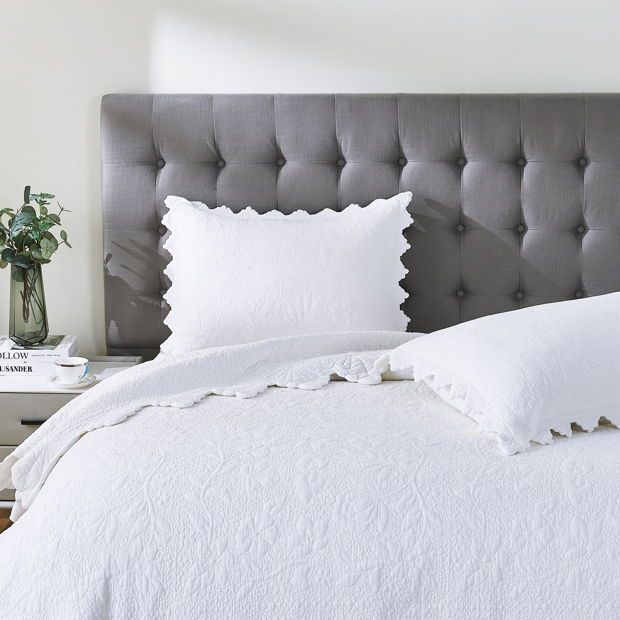 Scallop Lace Embroidery Cotton Quilt Set, King Quilt + 2 King Shams
