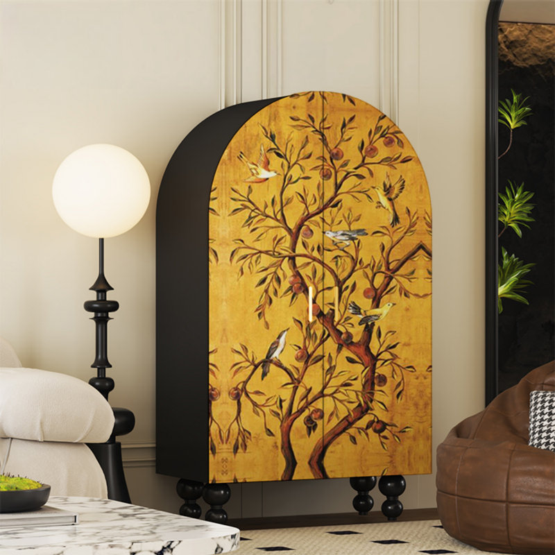 Armoire arquée avec tablettes et portes