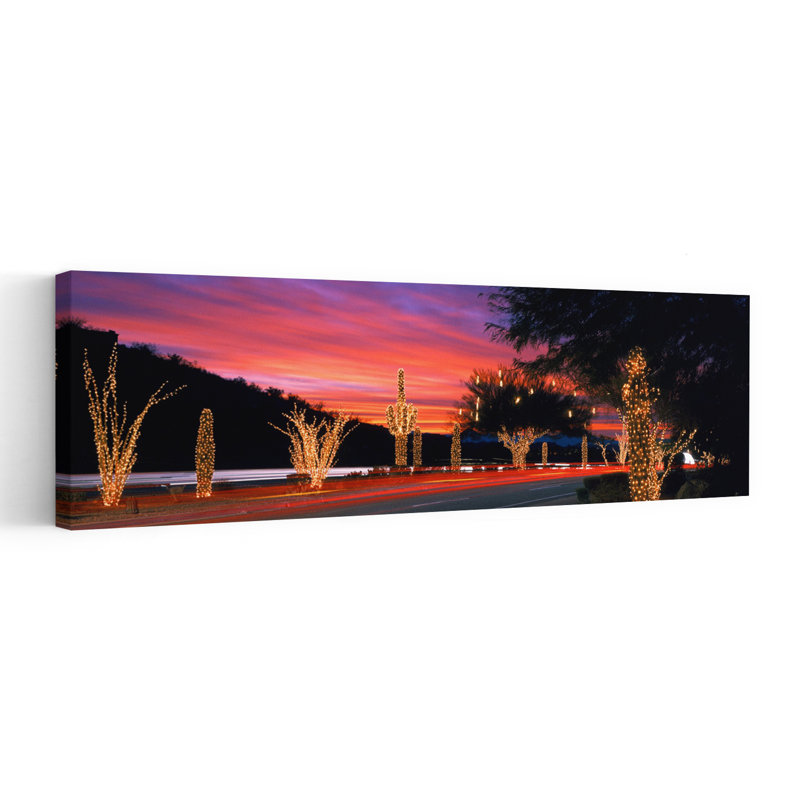 Noël, Phoenix, Arizona, États-Unis, art dramatique coloré, paysage de cactus abstrait coucher de soleil, H 36 po x l 12 po